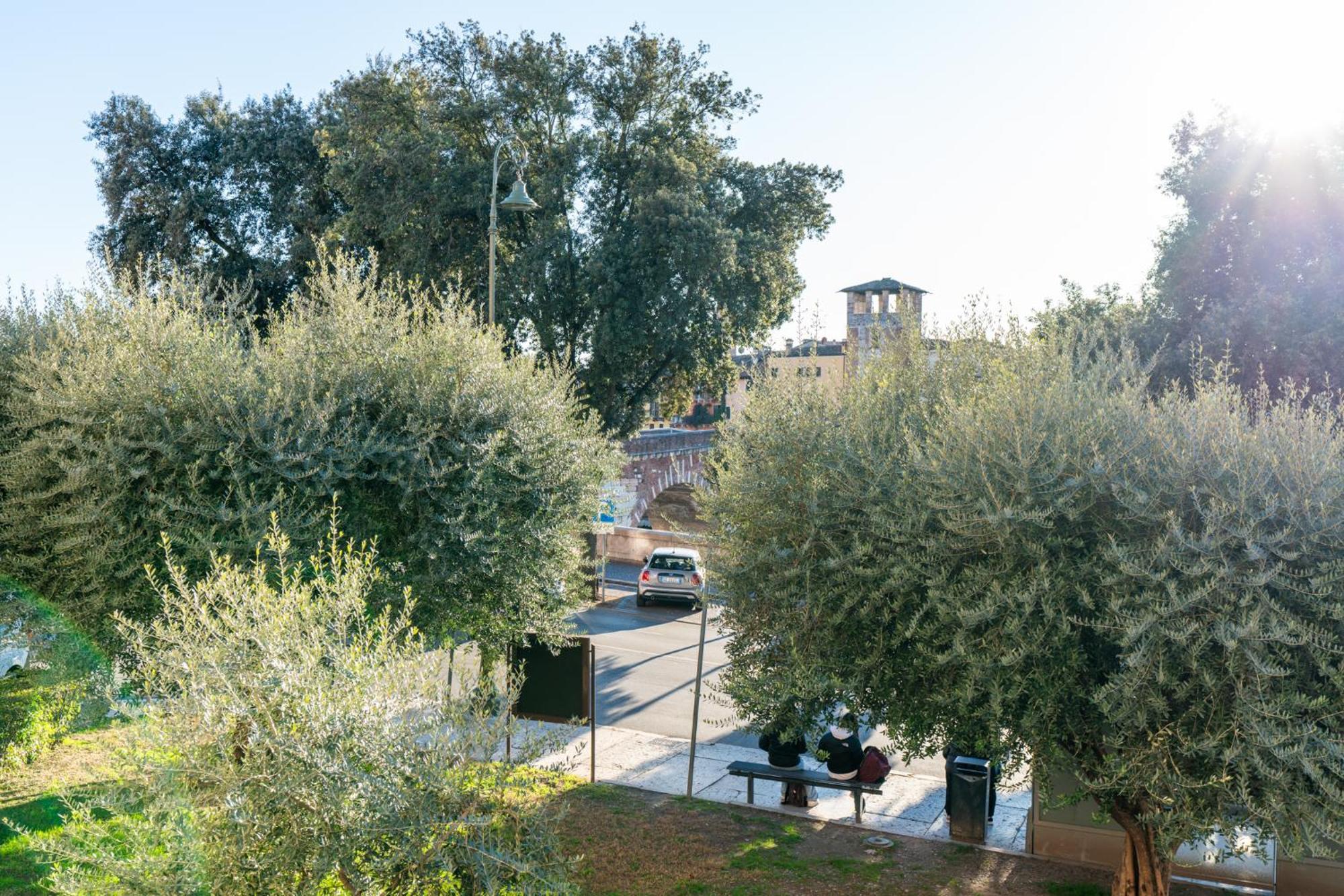 مبيت وإفطار فيرونا La Finestra Sul Ponte By Postcardsfrom المظهر الخارجي الصورة