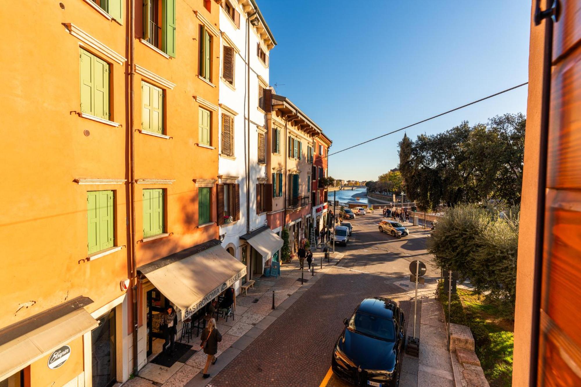 مبيت وإفطار فيرونا La Finestra Sul Ponte By Postcardsfrom المظهر الخارجي الصورة